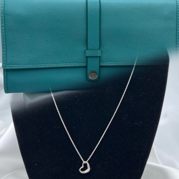 ULTIMATE TIFFANY & CO. Combo Jewelry Roll + Necklace - Picture 1 of 4